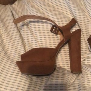 Mossimo brown platform heel